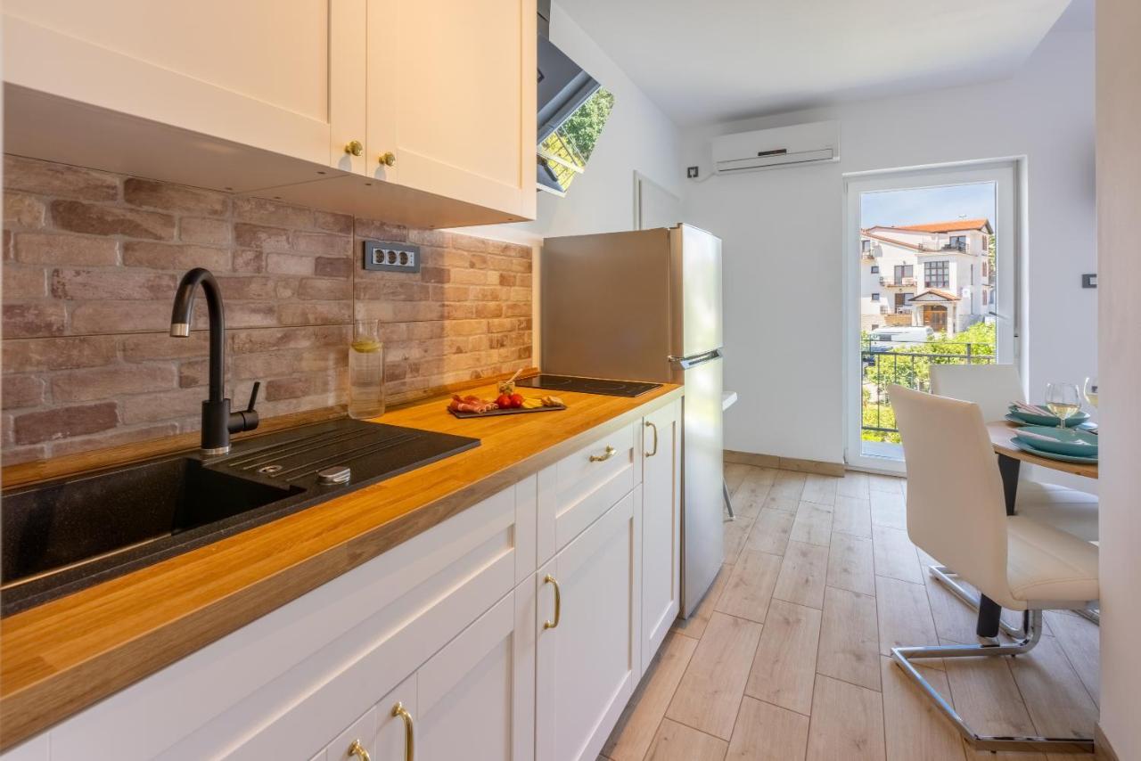 Summer Breeze Appartement Crikvenica Buitenkant foto